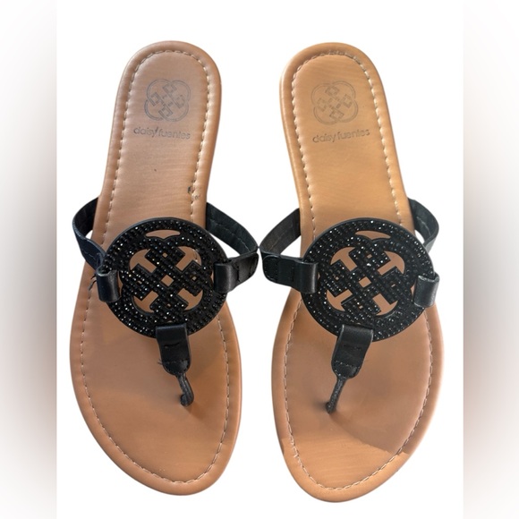 Daisy Fuentes Shoes - Daisy Fuentes Sandals Size 9